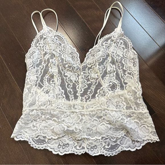 Vintage Other - Vintage Vogue White Lace Longline Bralette